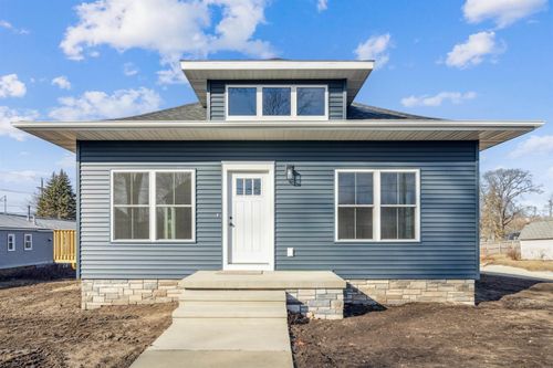 707 Ne 5th Avenue, Independence, IA, 50644 | Card Image