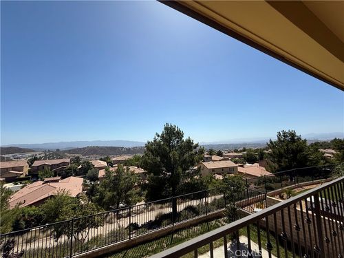 19042 Martino Ct, Santa Clarita, CA, 91350-3275 | Card Image