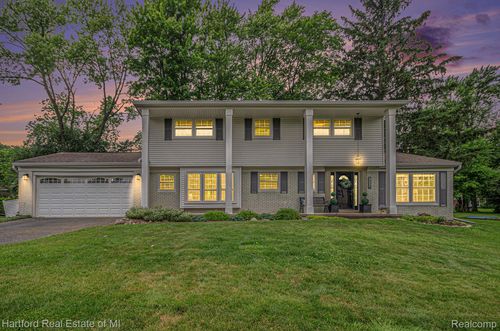 30176 Pipers Lane Ct, Farmington Hills, MI, 48334-4734 | Card Image