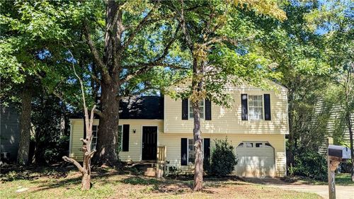 4616 Garden Hills Dr, Stone Mountain, GA, 30083-4584 | Card Image