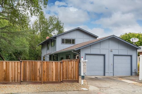 3 Glen Dr, Fairfax, CA, 94930-1309 | Card Image