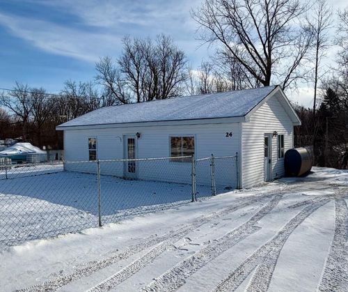 24 Moore St, Champlain, NY, 12919-5025 | Card Image