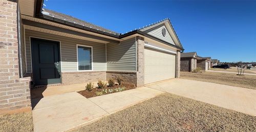 21097 River Mist Dr, Harrah, OK, 73045-5012 | Card Image
