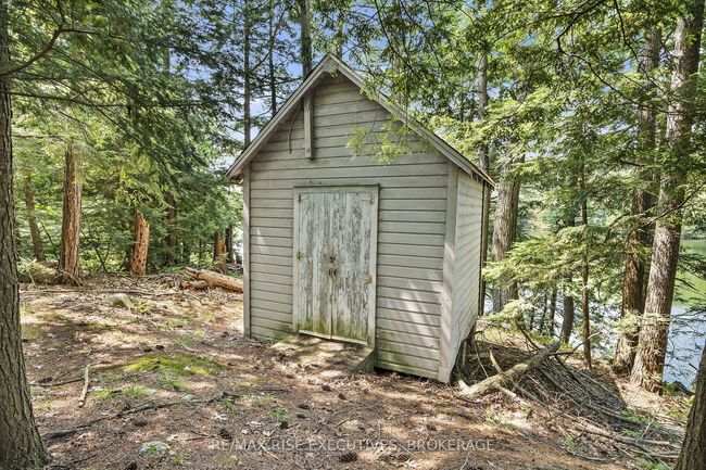 1326 Ridge Lane, House other with 2 bedrooms, 1 bathrooms and 2 parking in Seeleys Bay ON | Image 29