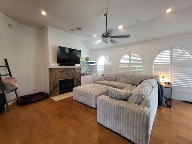 10400 W Cave Loop, House other with 4 bedrooms, 2 bathrooms and 5 parking in Dripping Springs TX | Image 30