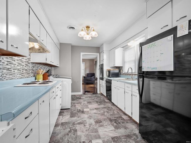 1324 Poplar St, House other with 3 bedrooms, 2 bathrooms and null parking in Huntington IN | Image 7