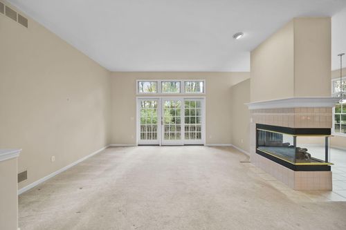 2148 Lake Wood Dr, Jackson, MI, 49203-5592 | Card Image