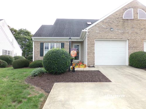 601 Brandon Cir, Waynesboro, VA, 22980-3269 | Card Image