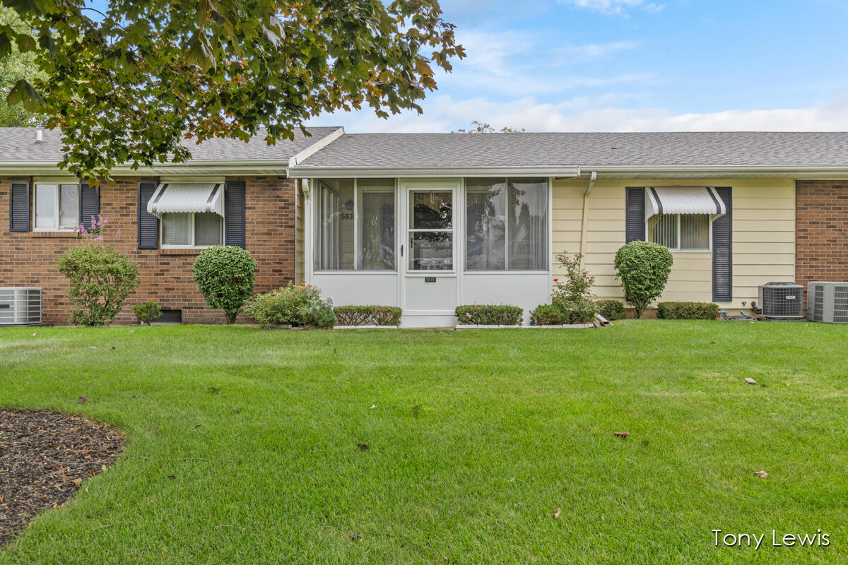 Leisure South Dr, Grand Rapids, MI 49548