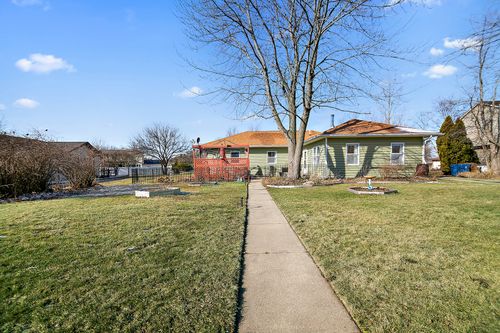 123 Crescent Ln, Cabery, IL, 60919-4300 | Card Image