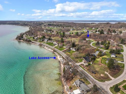 1163 Londolyn Ter E, Traverse City, MI, 49686-8609 | Card Image
