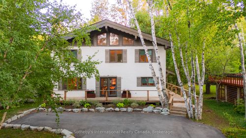 {{alt}} | Card Image