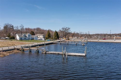 11 Mathewson Rd, Barrington, RI, 02806-4414 | Card Image