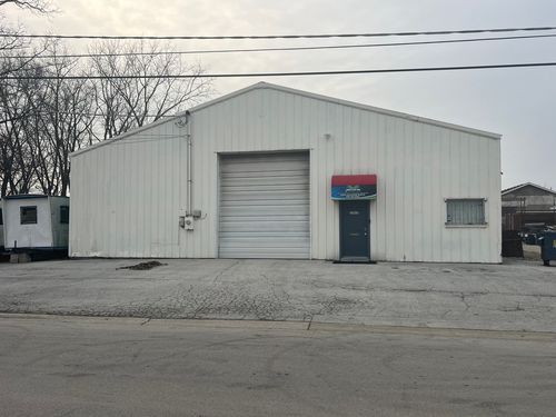 15810 Suntone Dr, South Holland, IL, 60473-1238 | Card Image