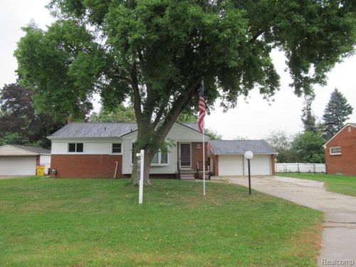 45062 Custer Ave, Utica, MI, 48317-5700 | Card Image