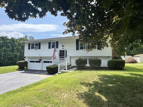410 Hullcrest Rd, Shelburne, VT, 05482-6856 | Card Image
