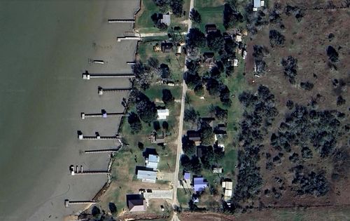 62 Trout St, Palacios, TX, 77465-1751 | Card Image