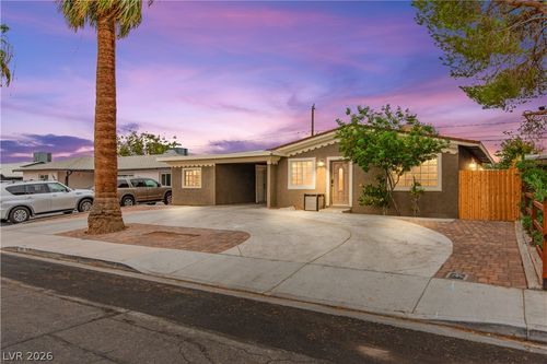 1916 Howard Ave, Las Vegas, NV, 89104-3635 | Card Image