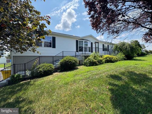 43 Tather Dr, MARTINSBURG, WV, 25405-7247 | Card Image