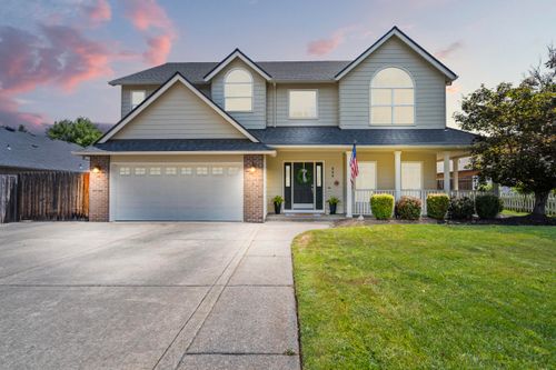 550 Carriage Ln, Jacksonville, OR, 97530-9750 | Card Image