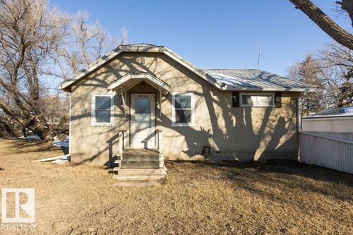 9836 100 St, Westlock, AB, T7P2R2 | Card Image