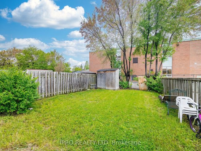 7458 Catalpa Rd, House attached with 6 bedrooms, 3 bathrooms and 4 parking in Mississauga ON | Image 21