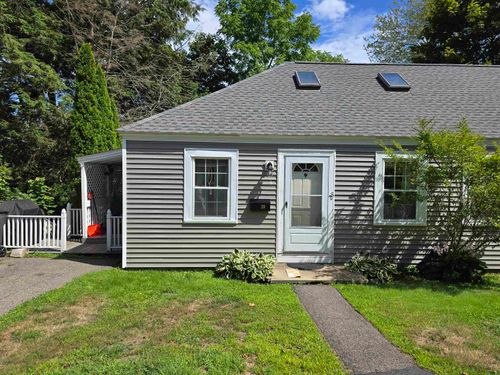 28 Boush St, Kittery, ME, 03904-1127 | Card Image