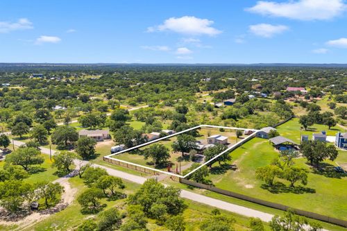 115 Leo Ln, Buchanan Dam, TX, 78609-2524 | Card Image