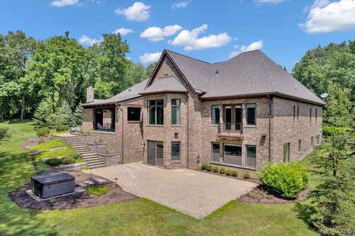 5000 Lockwood Dr, Washington Twp, MI, 48094-2621 | Card Image