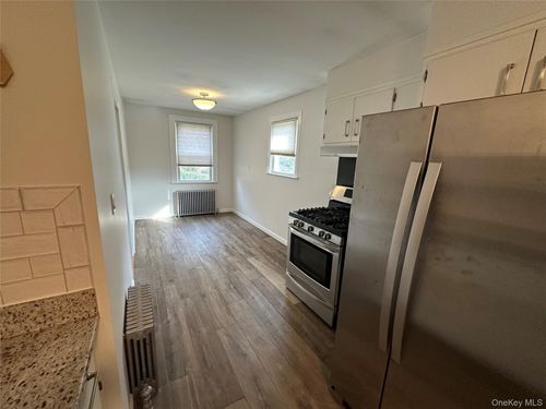 2-86 E E. Sunnyside, Greenburgh, NY, 10533 | Card Image