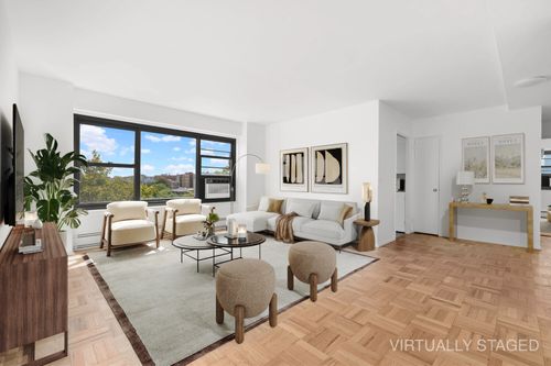8b-33-52 Crescent St, Astoria, NY, 11106-3823 | Card Image