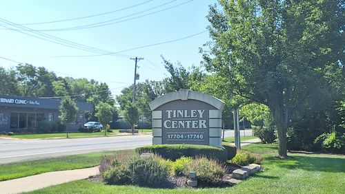 ste-g-17726 Oak Park Ave, Tinley Park, IL, 60477-4450 | Card Image