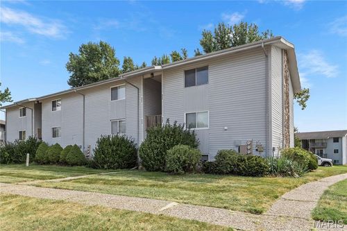 1941-1941 Gascony Parc Dr, Lake St Louis, MO, 63367-1130 | Card Image