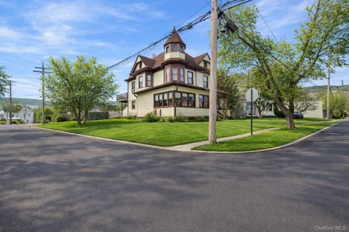 57 Park Ave, Suffern, NY, 10901-5515 | Card Image