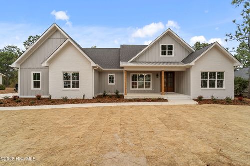 204 Longleaf Dr, West End, NC, 27376 | Card Image