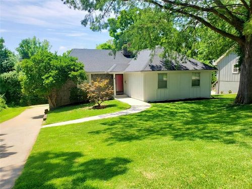 11119 E 85th Ter, Raytown, MO, 64138-3652 | Card Image