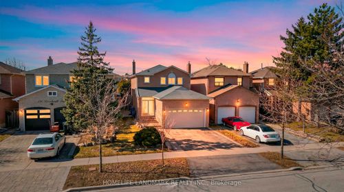 120 Brookmill Dr, Thornhill, ON, L4J6M2 | Card Image