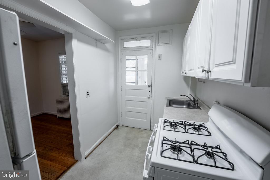 Residential Lease in ALEXANDRIA 5