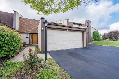 29 Westwood Ct, Indian Head Park, IL, 60525-4411 | Card Image