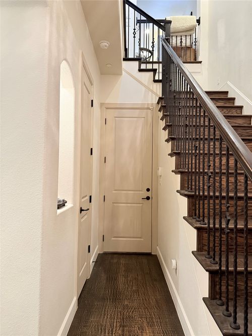 5029 Calloway Dr, Addison, TX, 75001-6342 | Card Image