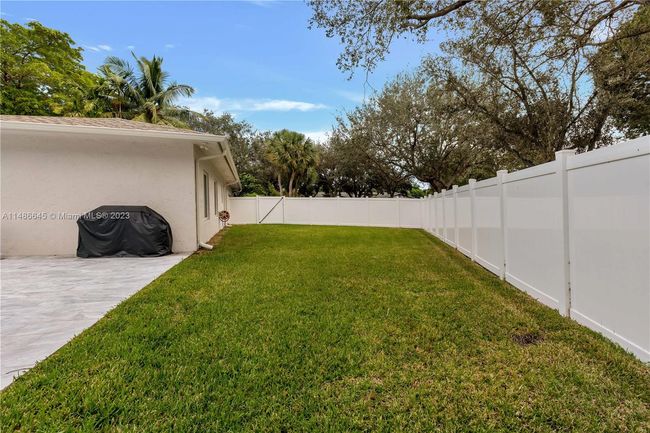 1611 Sw 54th Ter, House other with 6 bedrooms, 4 bathrooms and null parking in Plantation FL | Image 48