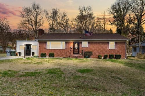 1025 Parkview St, Asheboro, NC, 27203-5003 | Card Image