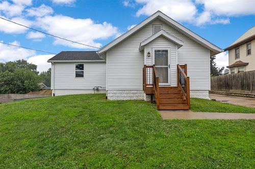 3330 Southland St Sw, Cedar Rapids, IA, 52404-4649 | Card Image