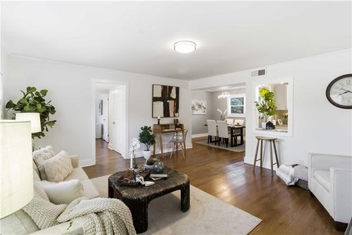 3h-3660 Peachtree Rd Ne, Atlanta, GA, 30319-1258 | Card Image