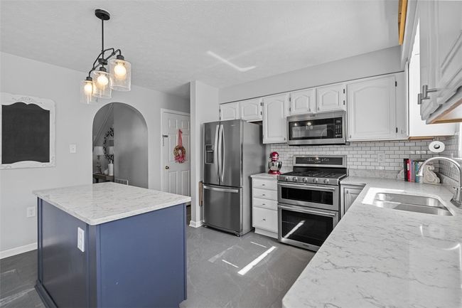 9304 Marshall Rd, House other with 5 bedrooms, 4 bathrooms and 2 parking in Cranberry Township PA | Image 11