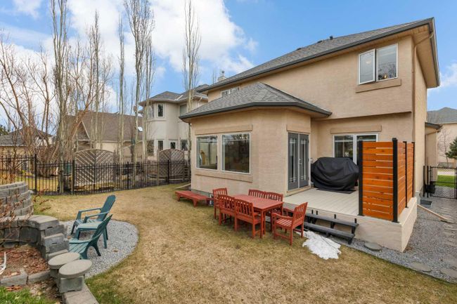 163 Strathridge Place Sw, Home with 3 bedrooms, 3 bathrooms and 4 parking in Calgary AB | Image 44