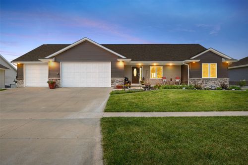 210 Longworth Ave, Alburnett, IA, 52202-7736 | Card Image
