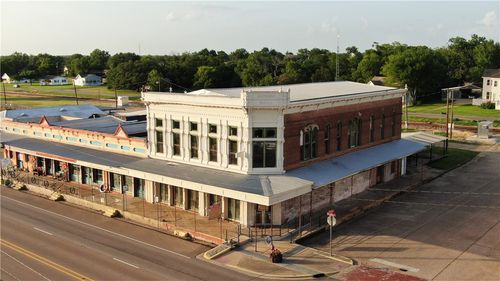 412 S Main St, Calvert, TX, 77837-5606 | Card Image