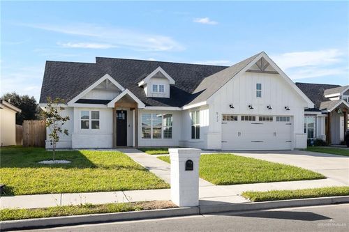 527 Hunter Dr, Alamo, TX, 78516-1207 | Card Image