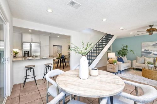 135 Countrywood Ln, Encinitas, CA, 92024-3110 | Card Image